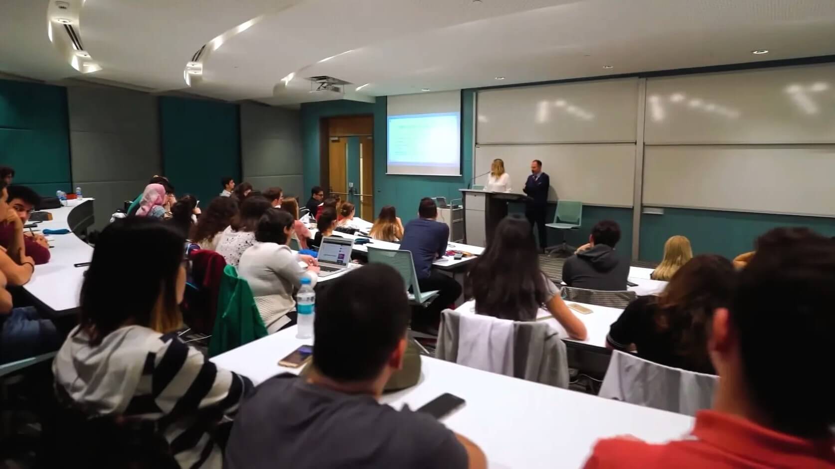 Acibadem Mehmet Ali Aydinlar Universitesi Derslik